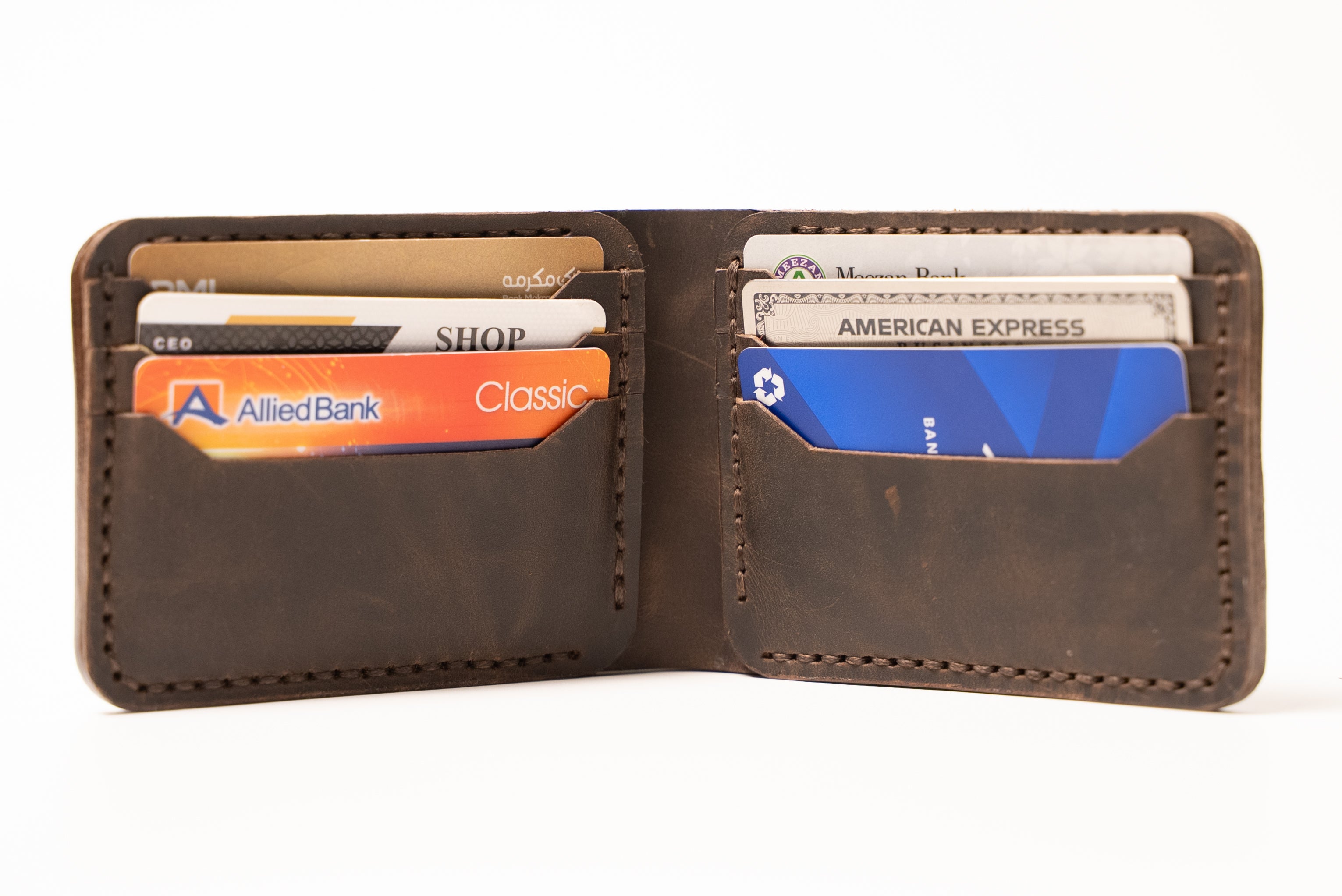 Royal Men's Genuine Leather Bi-Fold Wallet | 8 Card Capacity.