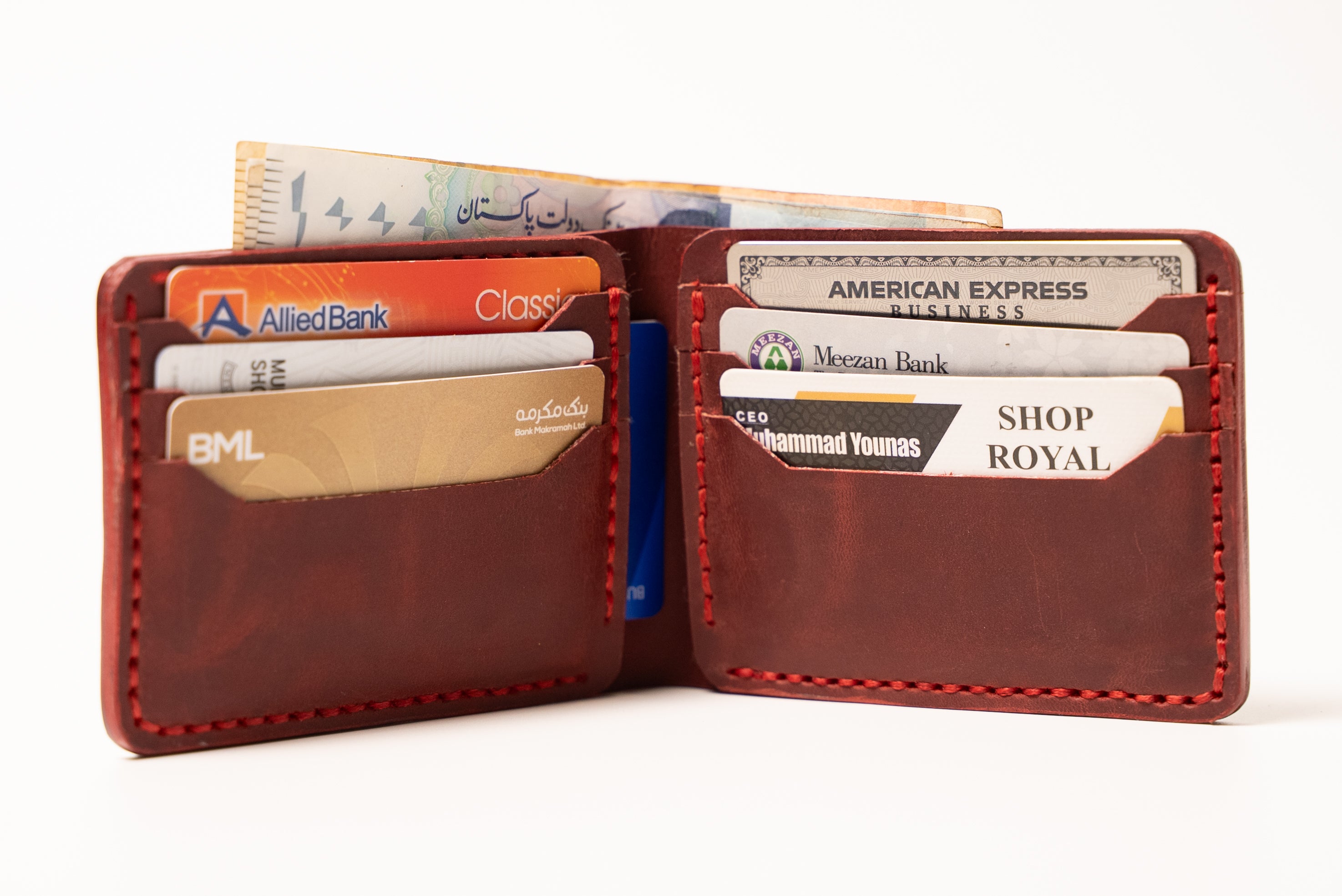 Royal Men's Genuine Leather Bi-Fold Wallet | 8 Card Capacity.