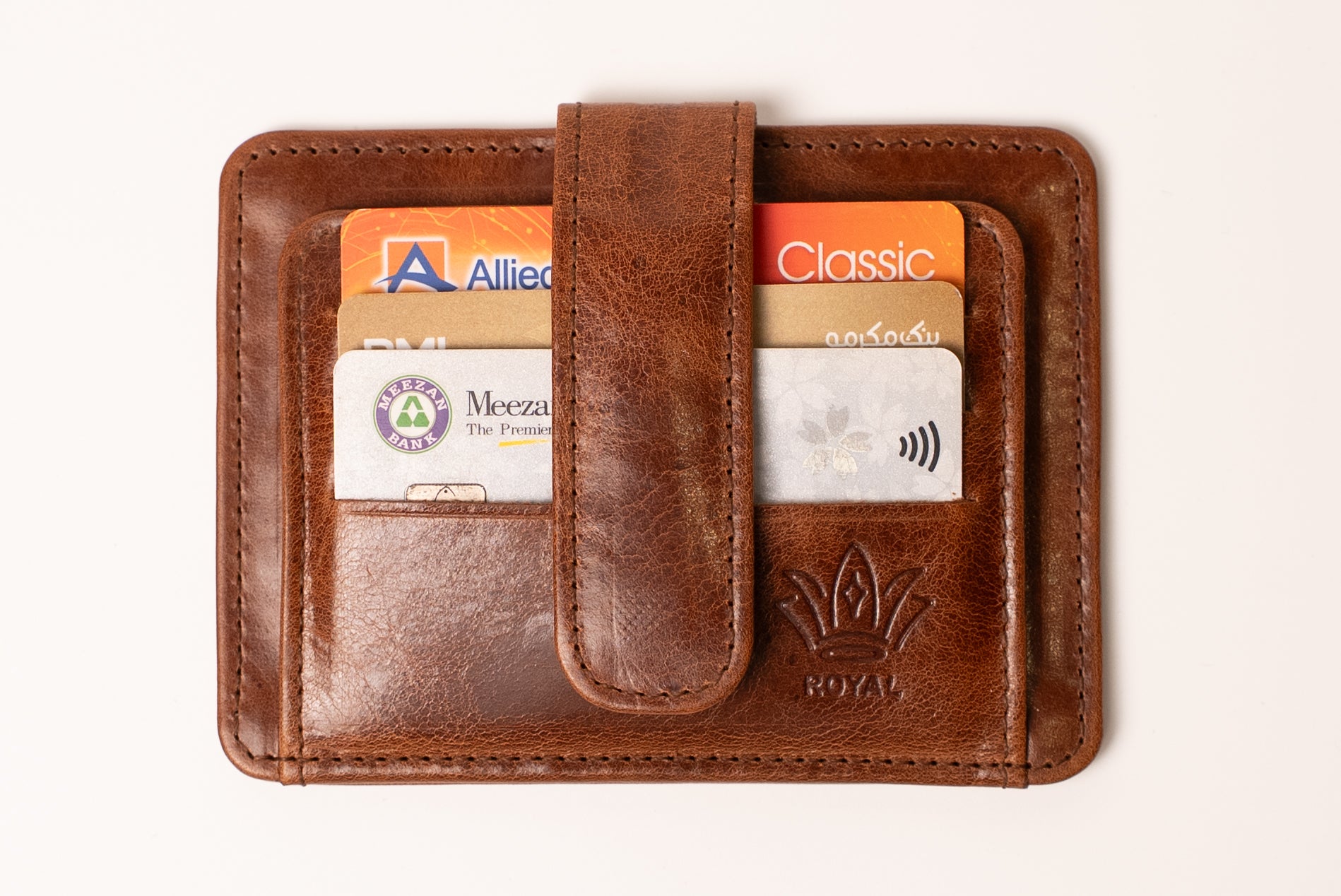 ROYAL Card Wallet - Slim Leather with Magnetic Closure.