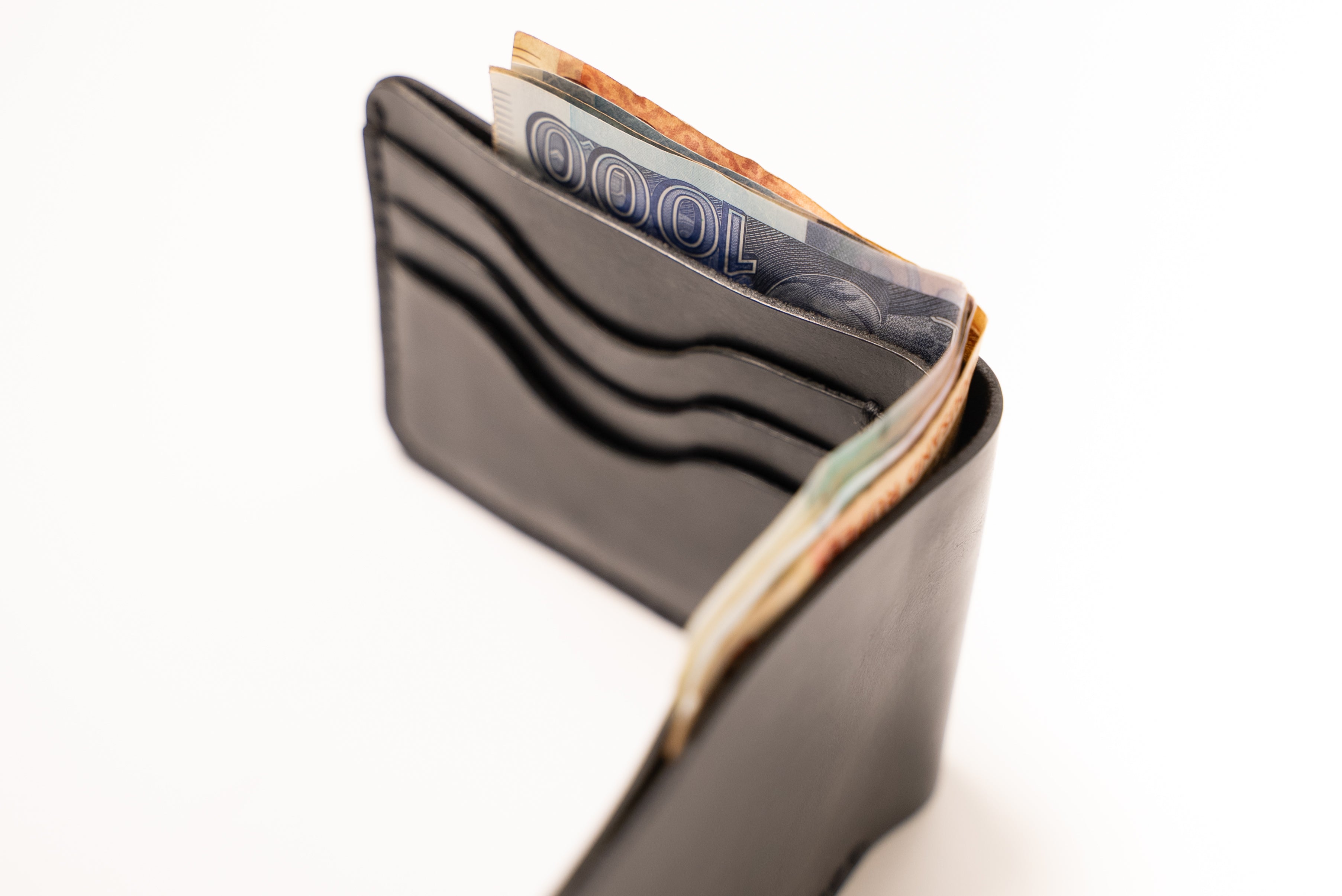 ROYAL Classic Bi-Fold Leather Wallet – Black.