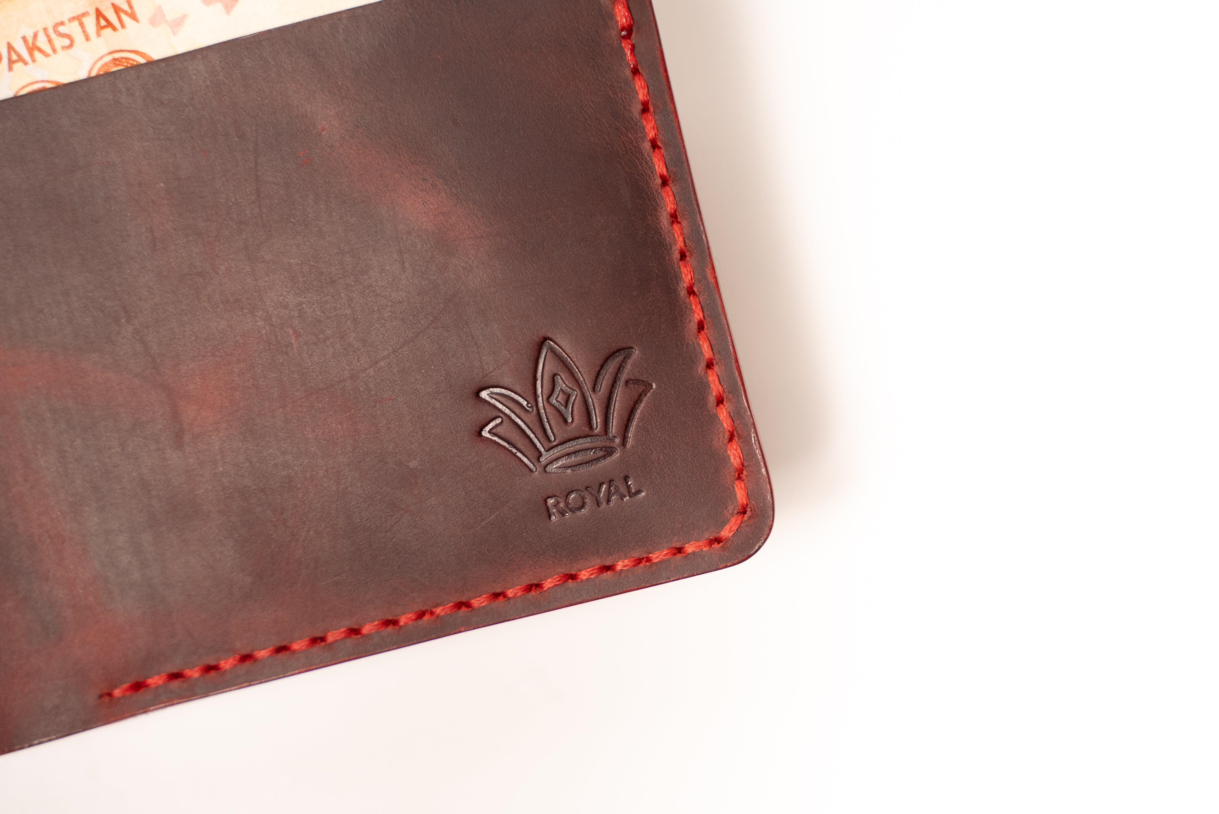 Royal Men's Genuine Leather Bi-Fold Wallet | 8 Card Capacity.